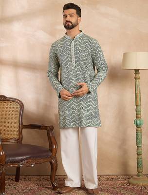 Men green silk blend solid embroidered straight kurta 2