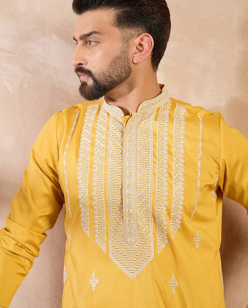 Men yellow silk blend geometric embroidered straight kurta