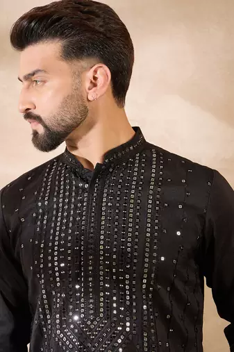 Men black silk blend geometric embroidered straight kurta