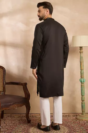 Men black silk blend geometric embroidered straight kurta