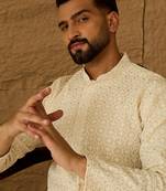 Men off white cotton solid printed straight kurta
