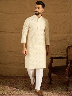Men off white cotton solid printed straight kurta 5