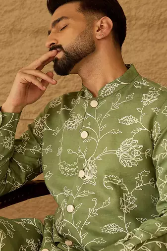 Men green viscose rayon solid embroidered straight kurta