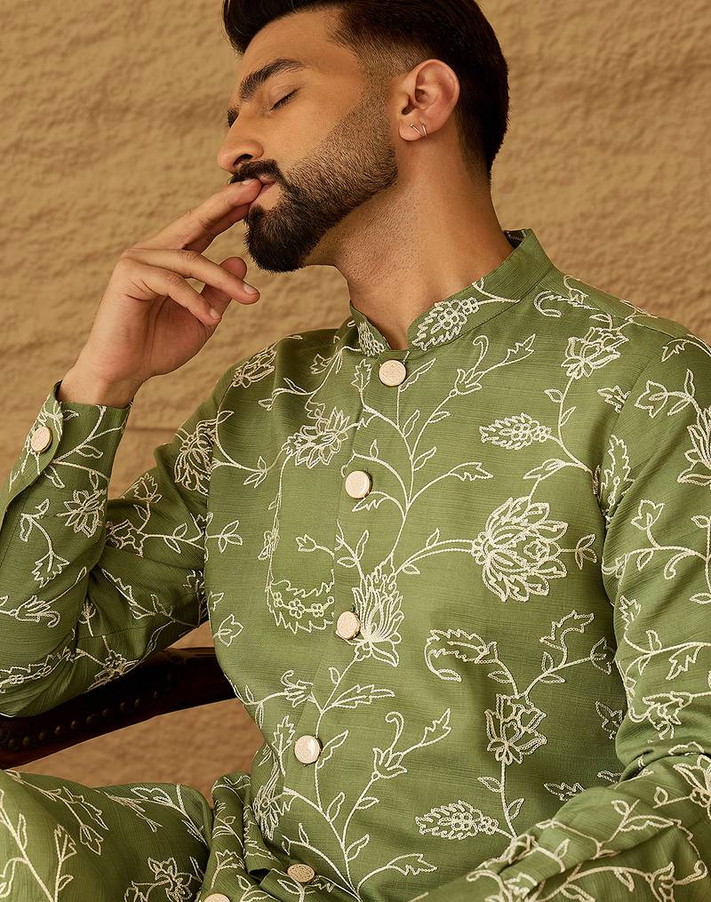 Men green viscose rayon solid embroidered straight kurta