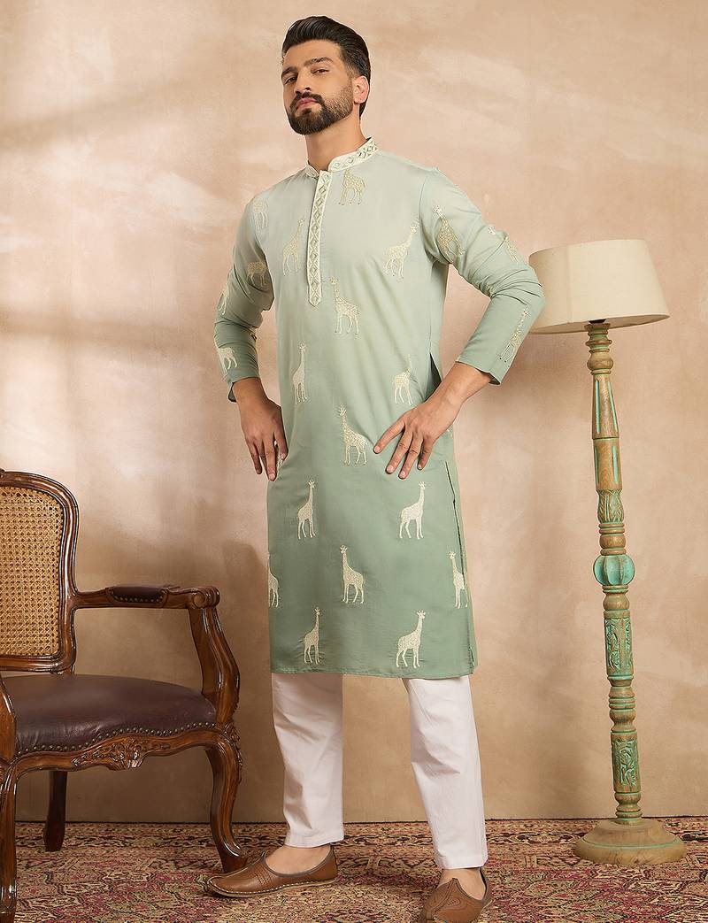 Men blue silk blend ombre embroidered straight kurta