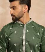 Men green silk blend solid embroidered straight kurta