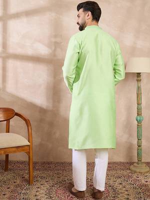 Men green silk blend solid embroidered straight kurta 4