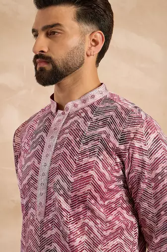 Men maroon silk blend solid embroidered straight kurta