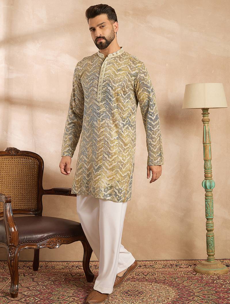 Men green silk blend solid embroidered straight kurta