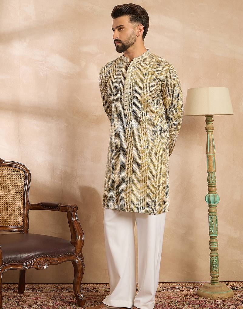 Men green silk blend solid embroidered straight kurta