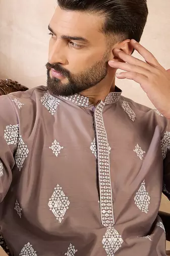 Men beige silk blend solid embroidered straight kurta