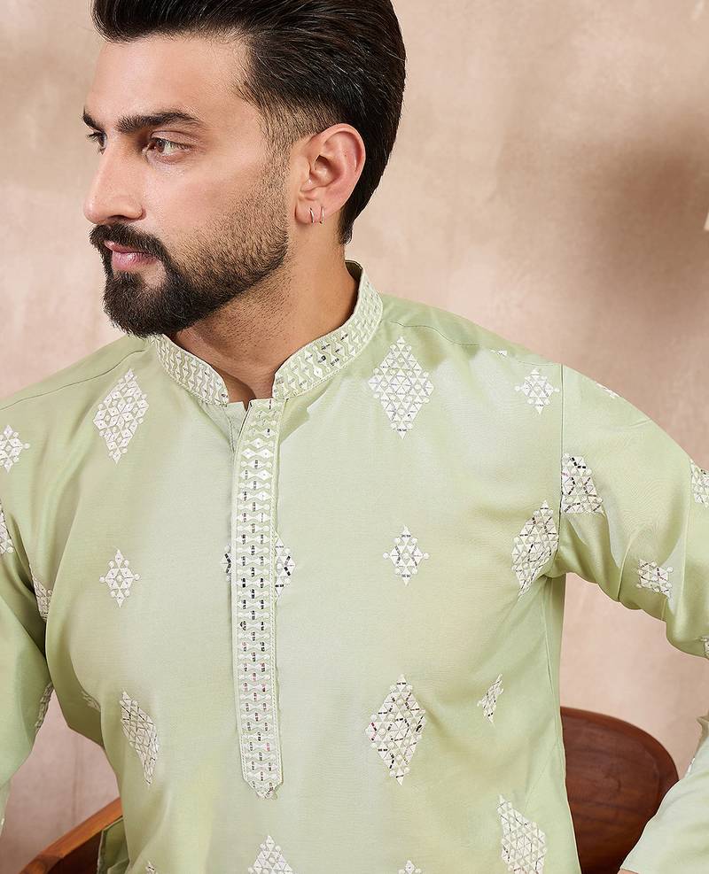 Men green silk blend solid embroidered straight kurta