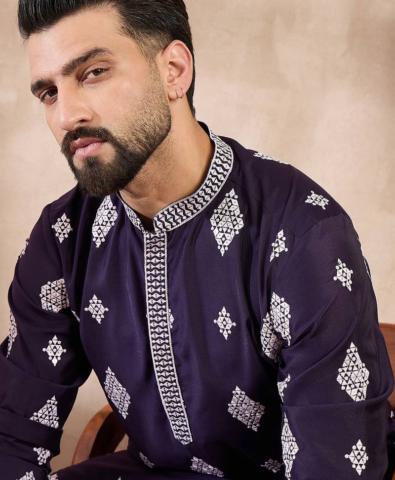Men purple silk blend solid embroidered straight kurta