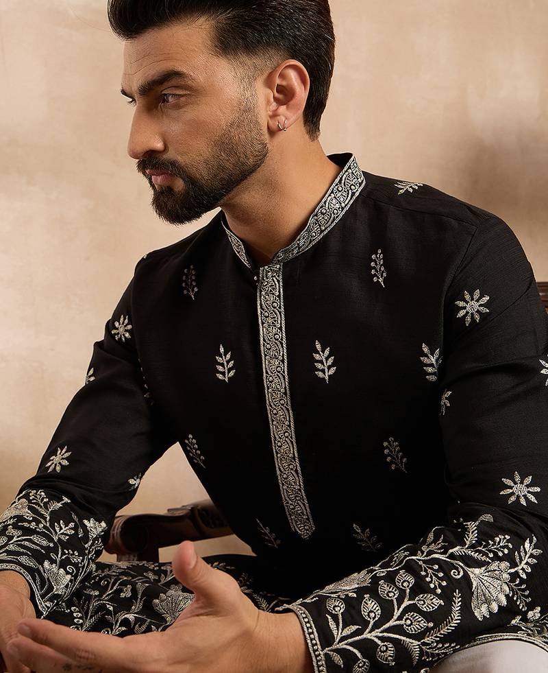 Men black silk blend solid embroidered straight kurta