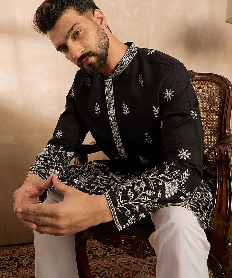 Men black silk blend solid embroidered straight kurta