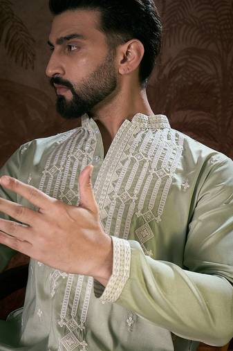 Men green silk blend solid embroidered straight kurta