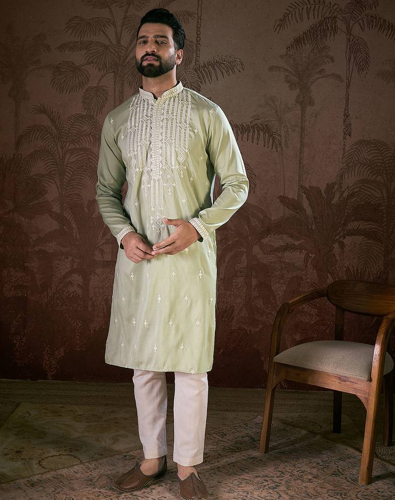 Men green silk blend solid embroidered straight kurta