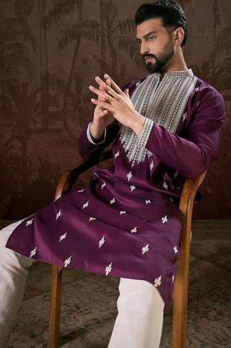 Men purple silk blend solid embroidered straight kurta