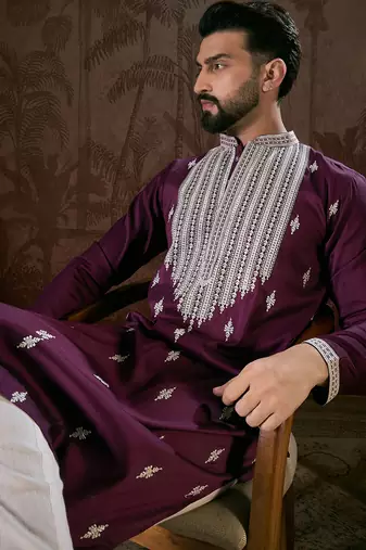 Men purple silk blend solid embroidered straight kurta