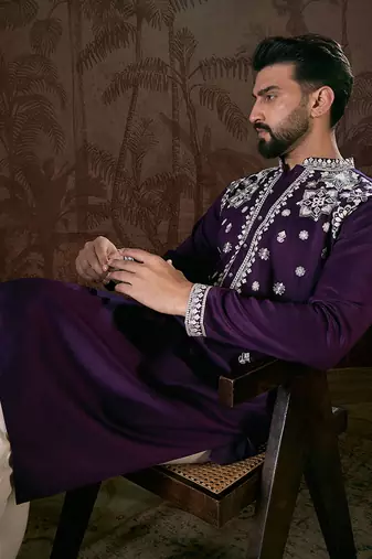 Men purple silk blend solid embroidered straight kurta