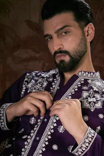 Men purple silk blend solid embroidered straight kurta