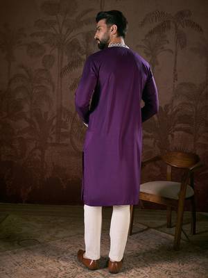 Men purple silk blend solid embroidered straight kurta 4