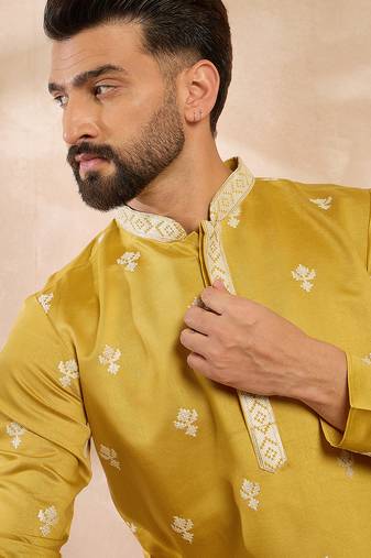 Men yellow polyester solid embroidered straight kurta