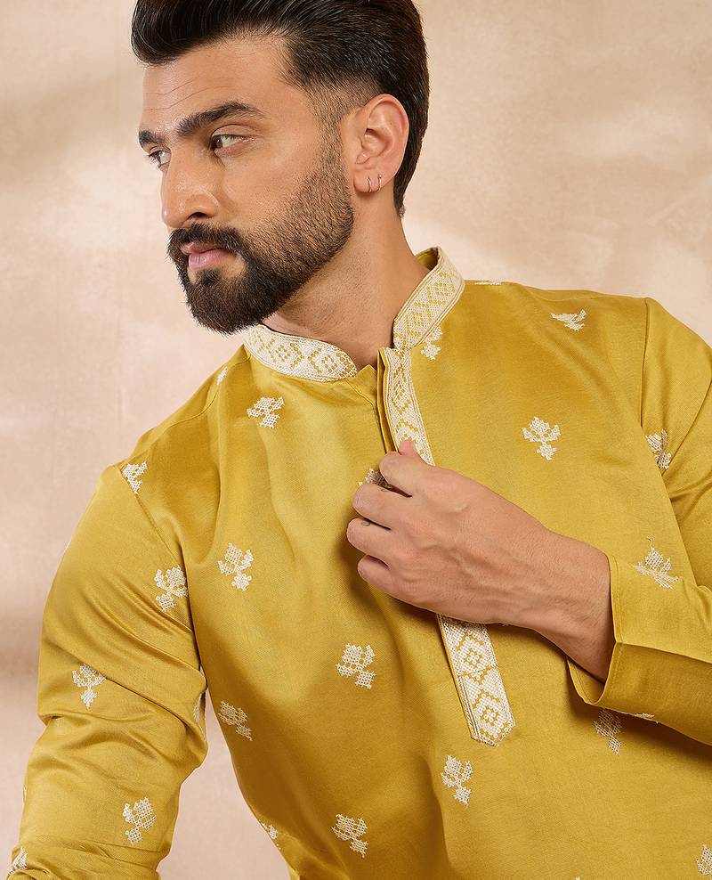 Men yellow polyester solid embroidered straight kurta
