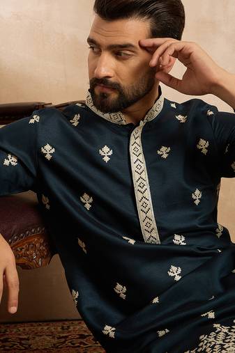Men navy blue polyester solid embroidered straight kurta
