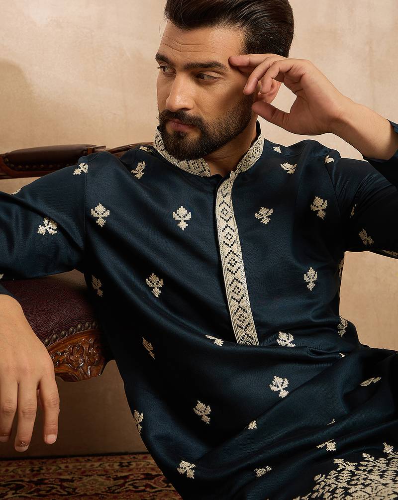 Men navy blue polyester solid embroidered straight kurta