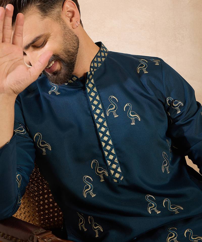 Men navy blue silk blend solid embroidered straight kurta
