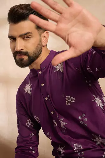 Men purple polyester solid embroidered straight kurta