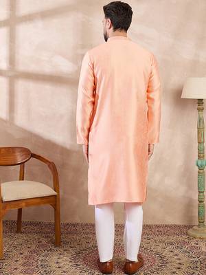 Men peach silk blend solid embroidered straight kurta 4