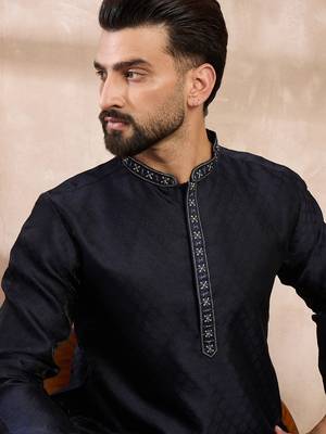 Men navy blue silk blend solid woven design straight kurta 2
