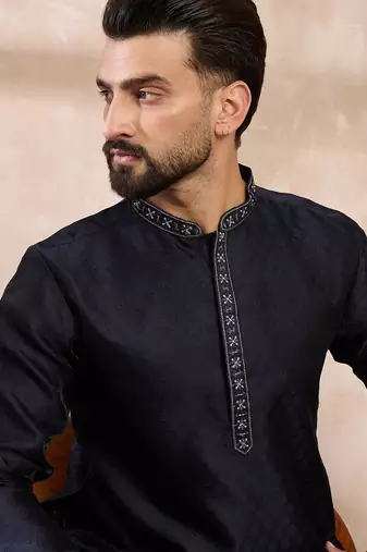 Men navy blue silk blend solid woven design straight kurta