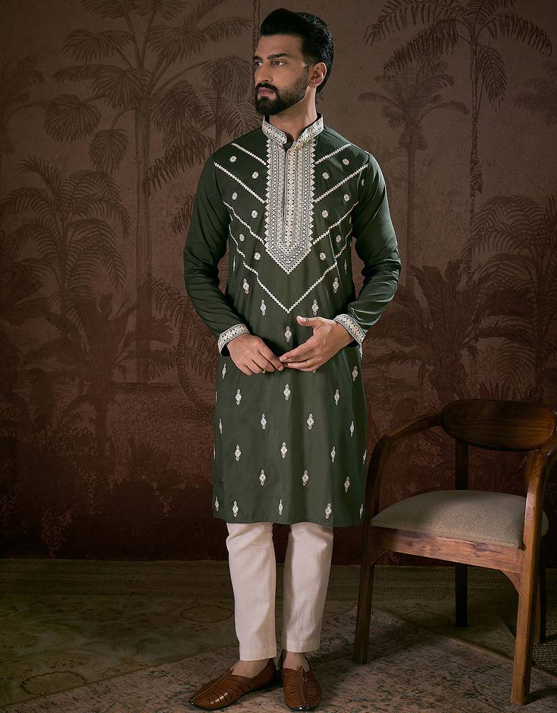 Men green silk blend solid embroidered straight kurta