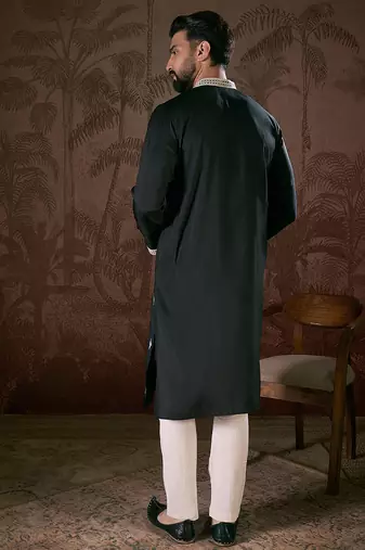 Men black silk blend solid embroidered straight kurta