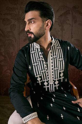 Men black silk blend solid embroidered straight kurta