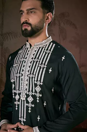 Men black silk blend solid embroidered straight kurta
