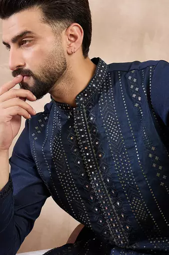 Men blue silk blend geometric embroidered straight kurta