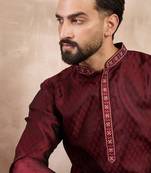 Men maroon silk blend solid woven design straight kurta