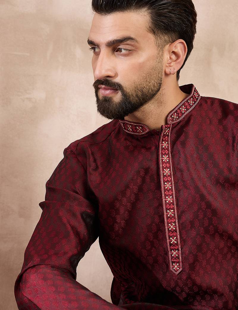 Men maroon silk blend solid woven design straight kurta
