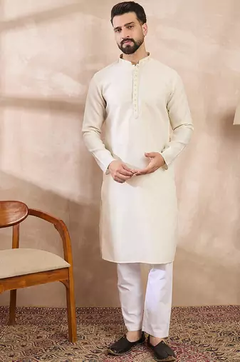 Men off white silk blend solid woven design straight kurta