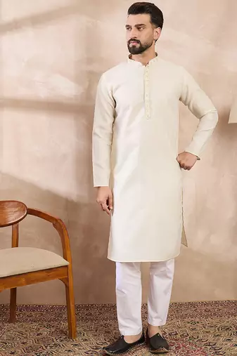 Men off white silk blend solid woven design straight kurta