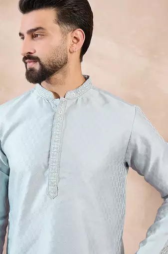 Men blue silk blend solid woven design straight kurta