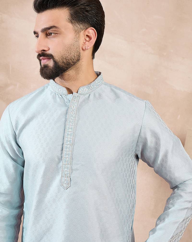 Men blue silk blend solid woven design straight kurta