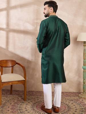 Men green silk blend solid woven design straight kurta 4