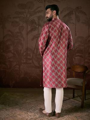 Men maroon silk blend chevron printed straight kurta 4