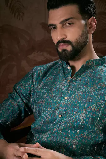 Men blue silk blend ethnic motifs printed straight kurta