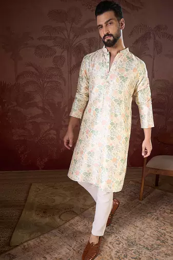 Men off white silk blend floral printed straight kurta